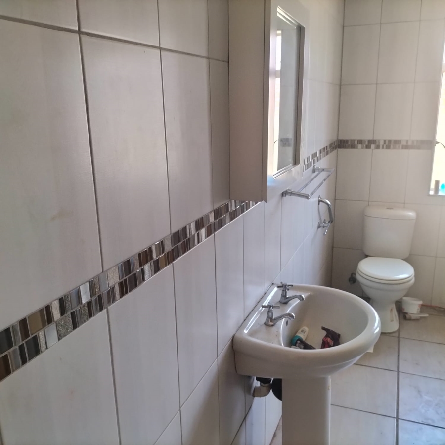 5 Bedroom Property for Sale in Sasolburg Free State